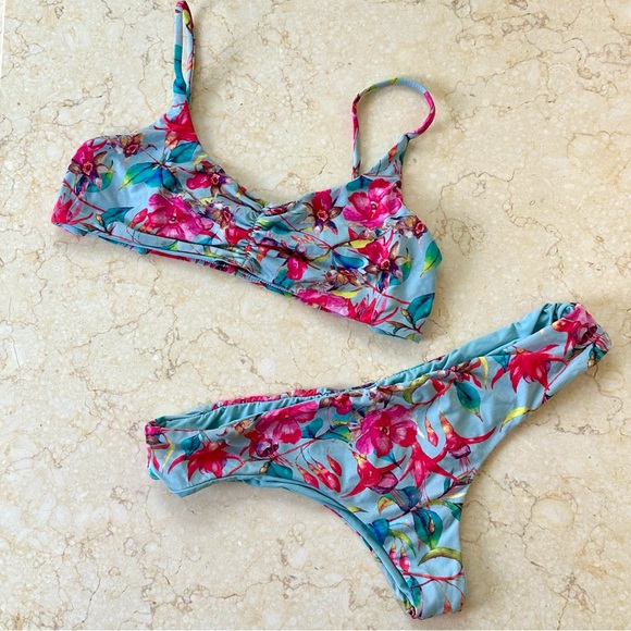 San Lorenzo minimal coverage Bikini Top & Bottom Size Small #HotGirlSummer - Picture 2 of 2